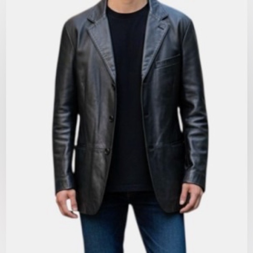 J. Ferrar~
Men’s Sleek Black 100% Leather Blazer Jacket 
Size Medium 
NEW
